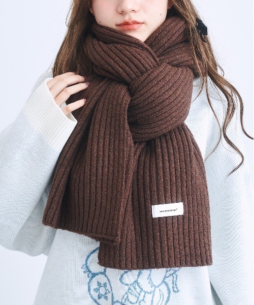 17HR(セブンティーンアワーズ)の「【ユニセックス】ボリュームリブニットマフラー(マフラー・レディース・グレー/チャコールグレー/ブラウン/ブルー・FREE)」の6枚目の写真