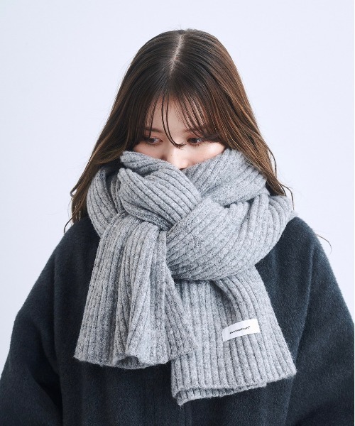 17HR(セブンティーンアワーズ)の「【ユニセックス】ボリュームリブニットマフラー(マフラー・レディース・グレー/チャコールグレー/ブラウン/ブルー・FREE)」の14枚目の写真