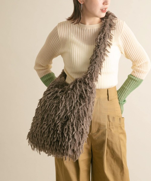 KBF(ケイビーエフ)の「ファービッグBAG(ショルダーバッグ・レディース・アイボリー/ブラウン・ONE)」の7枚目の写真