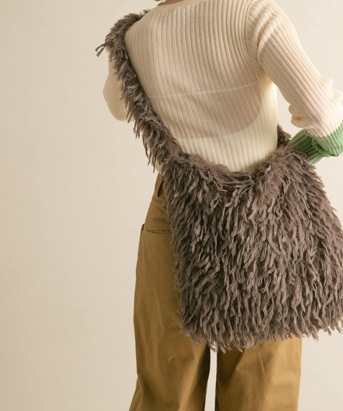 KBF(ケイビーエフ)の「ファービッグBAG(ショルダーバッグ・レディース・アイボリー/ブラウン・ONE)」の8枚目の写真