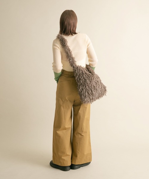 KBF(ケイビーエフ)の「ファービッグBAG(ショルダーバッグ・レディース・アイボリー/ブラウン・ONE)」の10枚目の写真