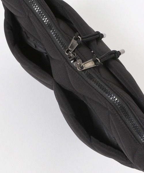 BAYFLOW(ベイフロー)の「カタオシハーフムーンショルダー(ショルダーバッグ・レディース・ブラック/ブルー/グレイッシュベージュ・FREE)」の8枚目の写真