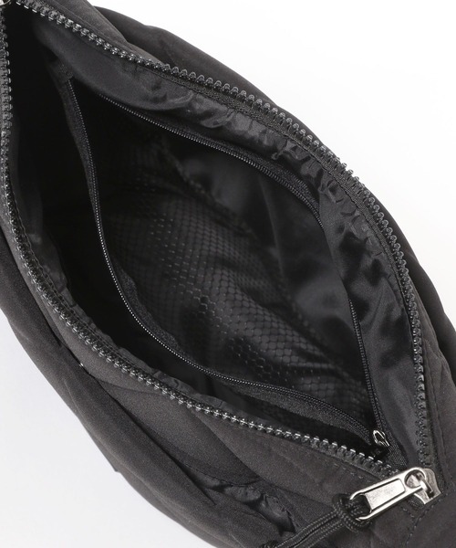 BAYFLOW(ベイフロー)の「カタオシハーフムーンショルダー(ショルダーバッグ・レディース・ブラック/ブルー/グレイッシュベージュ・FREE)」の10枚目の写真