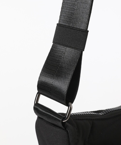 カタオシハーフムーンショルダー（ショルダーバッグ）｜BAYFLOW