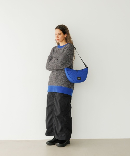 BAYFLOW(ベイフロー)の「カタオシハーフムーンショルダー(ショルダーバッグ・レディース・ブラック/ブルー/グレイッシュベージュ・FREE)」の21枚目の写真