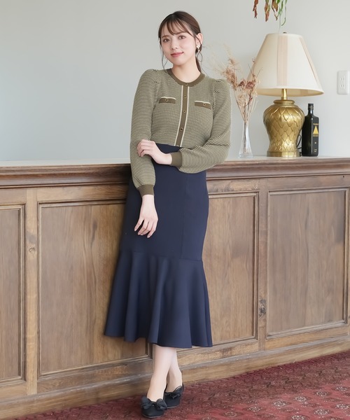 ASTORIA ODIER(アストリアオディール)の「ボーダー配色使いリブニットプルオーバー(ニット/セーター・レディース・ホワイト/チャコールグレー/ブラック/カーキ・MEDIUM/LARGE)」の8枚目の写真