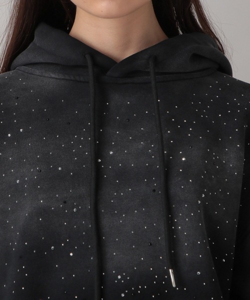 FOREVER 21（フォーエバー トゥエンティーワン）の「【2024FW】ビジューヴィンテージライクフーディー（パーカー・レディース・ブラック・FREE）」の10枚目の写真