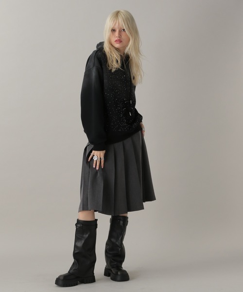 FOREVER 21（フォーエバー トゥエンティーワン）の「【2024FW】ビジューヴィンテージライクフーディー（パーカー・レディース・ブラック・FREE）」の14枚目の写真