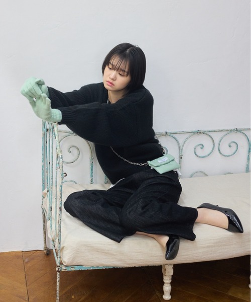 Smyeon（スミョン）の「Chain compact pouch bag/チェーン