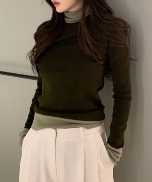 FREE STYLISTS(フリー スタイリスト)の「YUGA_YGMC バイカラーレイヤードニットPO(ニット/セーター・レディース・カーキ/ライトブルー/オフホワイト・FREE)」の4枚目の写真
