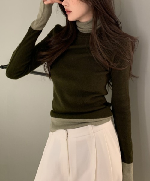 FREE STYLISTS(フリー スタイリスト)の「YUGA_YGMC バイカラーレイヤードニットPO(ニット/セーター・レディース・カーキ/ライトブルー/オフホワイト・FREE)」の5枚目の写真