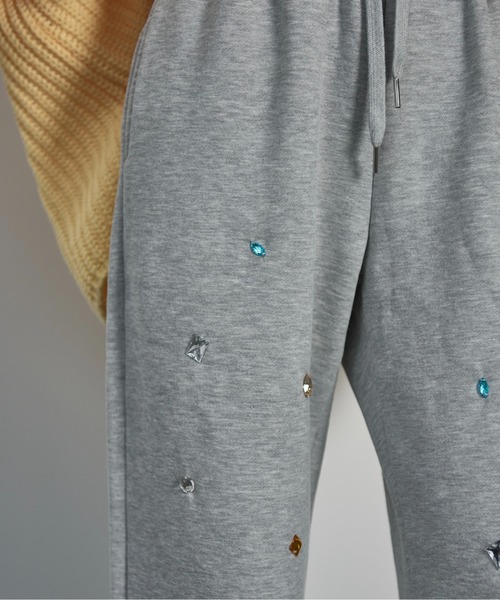 THE YOn（ザヨン）の「ビジュースウェットイージーパンツ（スウェットパンツ・レディース・グレー/チャコールグレー・FREE）」の20枚目の写真