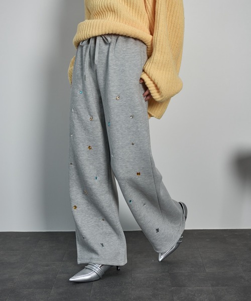 THE YOn（ザヨン）の「ビジュースウェットイージーパンツ（スウェットパンツ・レディース・グレー/チャコールグレー・FREE）」の3枚目の写真