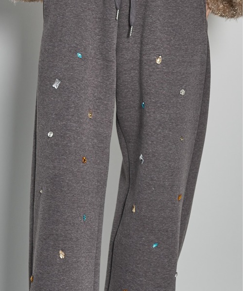 THE YOn（ザヨン）の「ビジュースウェットイージーパンツ（スウェットパンツ・レディース・グレー/チャコールグレー・FREE）」の9枚目の写真