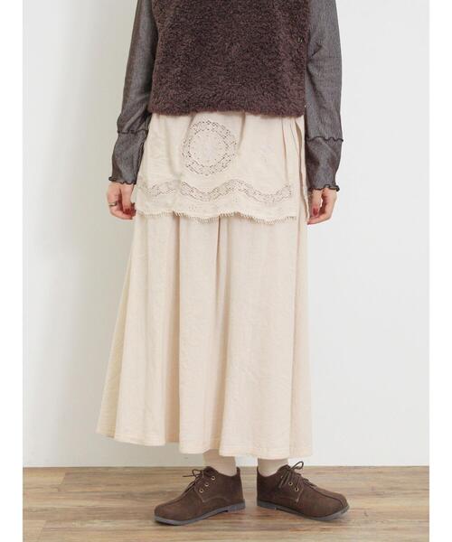 Samansa Mos2（サマンサ モスモス）の「お皿モチーフ刺繍エプロン付スカート（スカート・レディース・キナリ/ブラック/オフホワイト・F）」の7枚目の写真