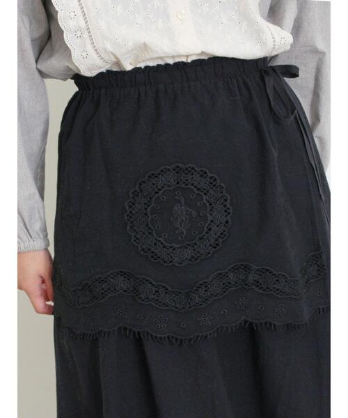 Samansa Mos2（サマンサ モスモス）の「お皿モチーフ刺繍エプロン付スカート（スカート・レディース・キナリ/ブラック/オフホワイト・F）」の21枚目の写真
