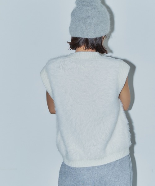 LIENCOEUR（リアンクール）の「シャギーニットベスト（ベスト・レディース・チャコールグレー/ベージュ/カーキ/ブラック/ホワイト・FREE）」の14枚目の写真