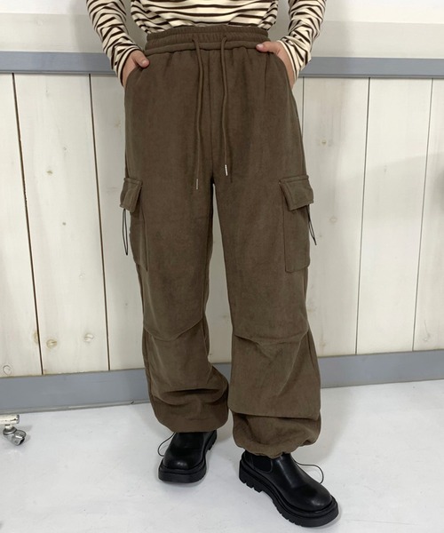 CRB(シーアールビー)の「裏起毛コーデュロイカーゴパンツ(カーゴパンツ・レディース・チャコール/ブラウン/ブラック・F)」の3枚目の写真
