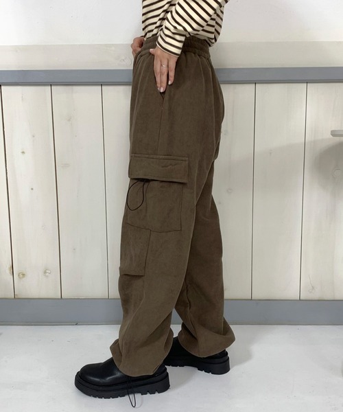 CRB(シーアールビー)の「裏起毛コーデュロイカーゴパンツ(カーゴパンツ・レディース・チャコール/ブラウン/ブラック・F)」の13枚目の写真