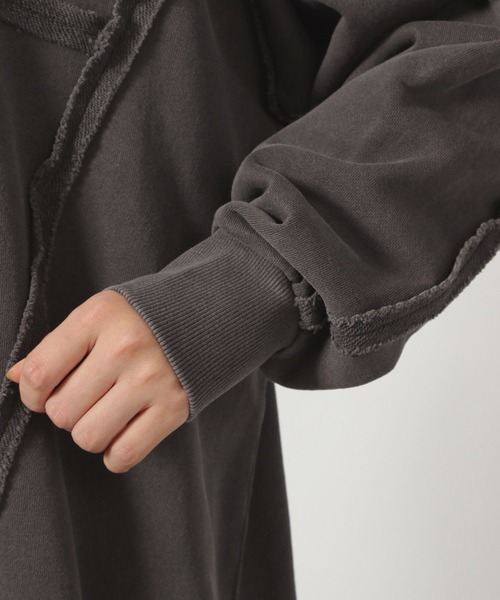 LAKOLE(ラコレ)の「リメイク風スウェット / 291816(スウェット・レディース・ライトグリーン/チャコール/アイボリー・FREE)」の18枚目の写真