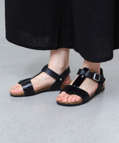 BEAMS HEART(ビームスハート)の「Tストラップ グリッター サンダル(サンダル・レディース・ブラック/シルバー/ゴールド・MEDIUM/LARGE/SMALL)」の4枚目の写真