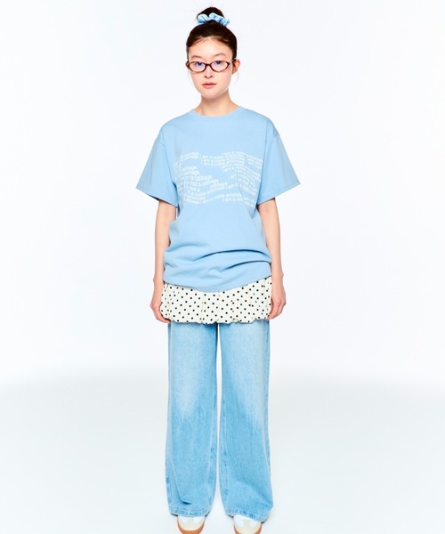 FEKETE（フェケテ）の「LETTERING TEE / レタリンググラフィックTシャツ（Tシャツ/カットソー・レディース・ブラック/ライトブルー・SMALL/MEDIUM/LARGE）」の13枚目の写真