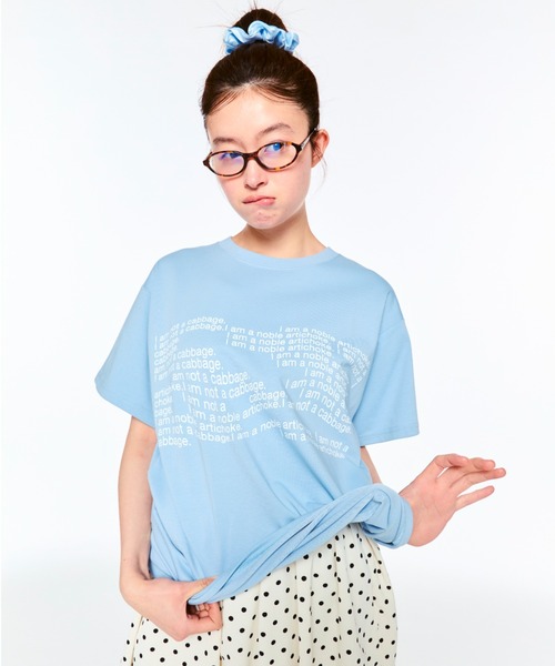 FEKETE（フェケテ）の「LETTERING TEE / レタリンググラフィックTシャツ（Tシャツ/カットソー・レディース・ブラック/ライトブルー・SMALL/MEDIUM/LARGE）」の11枚目の写真