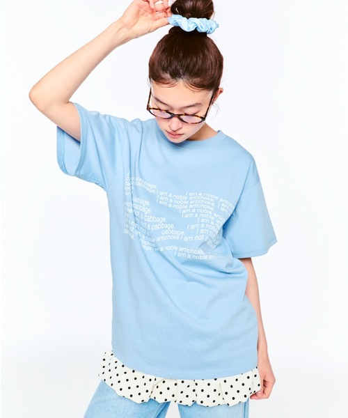 FEKETE（フェケテ）の「LETTERING TEE / レタリンググラフィックTシャツ（Tシャツ/カットソー・レディース・ブラック/ライトブルー・SMALL/MEDIUM/LARGE）」の9枚目の写真