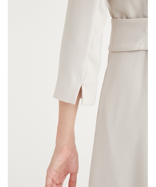 CELFORD（セルフォード）の「ベルトデザイントレンチ風ワンピース（ワンピース・レディース・ライトベージュ/ネイビー/サックスブルー・36/38）」の8枚目の写真