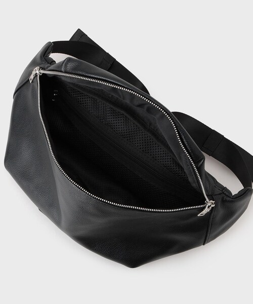 tk.TAKEO KIKUCHI（ティーケータケオキクチ）の「◆BIGウエストバッグ（ボディバッグ/ウエストポーチ・メンズ・ブラック/ダークブラウン/ネイビー・00）」の17枚目の写真