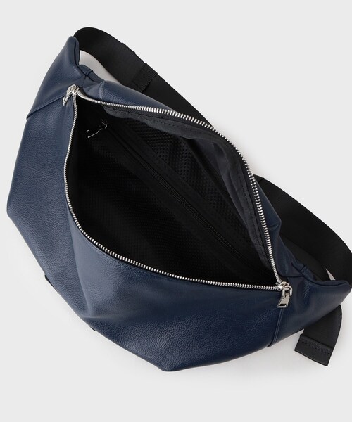 tk.TAKEO KIKUCHI（ティーケータケオキクチ）の「◆BIGウエストバッグ（ボディバッグ/ウエストポーチ・メンズ・ブラック/ダークブラウン/ネイビー・00）」の18枚目の写真