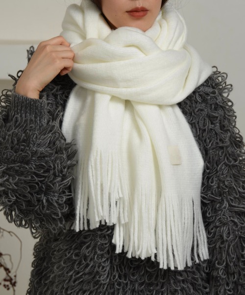 Amiur（エミレ）の「mink touch muffler / ミンクタッチマフラー（マフラー・レディース・アイボリー/ベージュ/チャコール・FREE）」の10枚目の写真