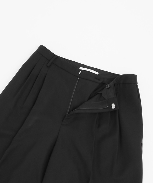 STERNBERG(スタンバーグ)の「3タックワイドパンツ(スラックス・レディース・ブラック/ベージュ・SMALL/MEDIUM/LARGE)」の17枚目の写真