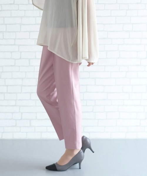 aquagarage(アクアガレージ)の「センタープレステーパードパンツ(その他パンツ・レディース・オフホワイト/ダークグリーン/カーキ/ブラック/ピンク/モカ/プラム/ベージュ/チャコール/ネイビー/イエロー/ベージュ系その他・M/L/LL)」の12枚目の写真