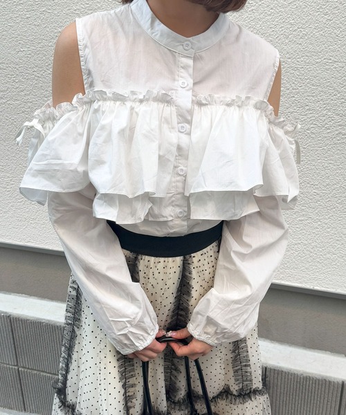 frunco(フランコ)の「オープンショルダーフリルブラウス(シャツ/ブラウス・レディース・ホワイト/ブラック系その他・FREE)」の1枚目の写真
