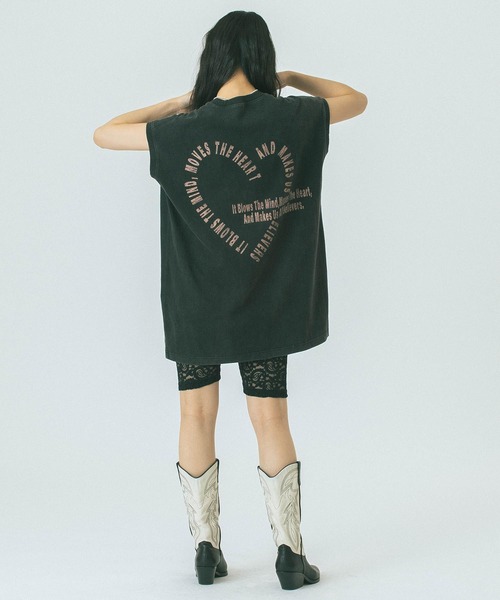 ROSE BUD(ローズバッド)の「【WEB・一部店舗限定】SLEEVELESS HEART TEE(Tシャツ/カットソー・レディース・グレー/ホワイト/ピンク・ONE SIZE)」の17枚目の写真