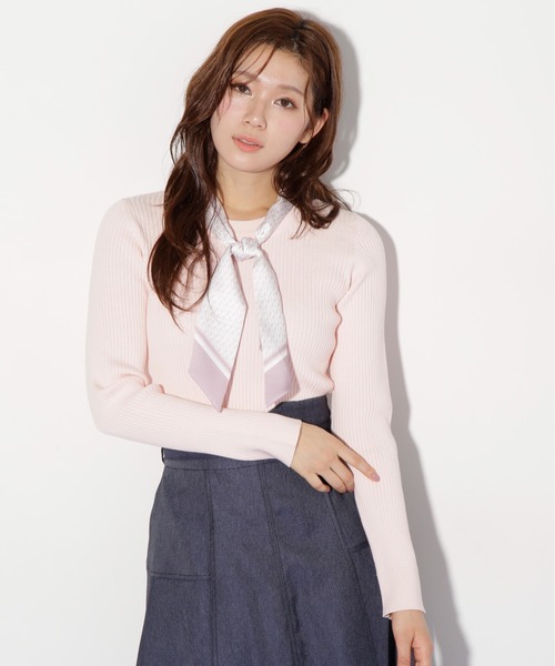 JILL by JILL STUART（ジルバイジルスチュアート）の「◇幾何チェック柄スカーフ付きリブニット（ニット/セーター・レディース・ピンク/ホワイト系その他/ネイビー・FREE）」の16枚目の写真