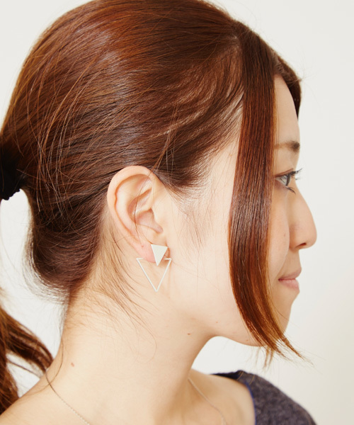 チャイハネ（チャイハネ）の「【チャイハネ】透かしマークピアス（ピアス（両耳用）・レディース・シルバー/ゴールド・FREE）」の3枚目の写真