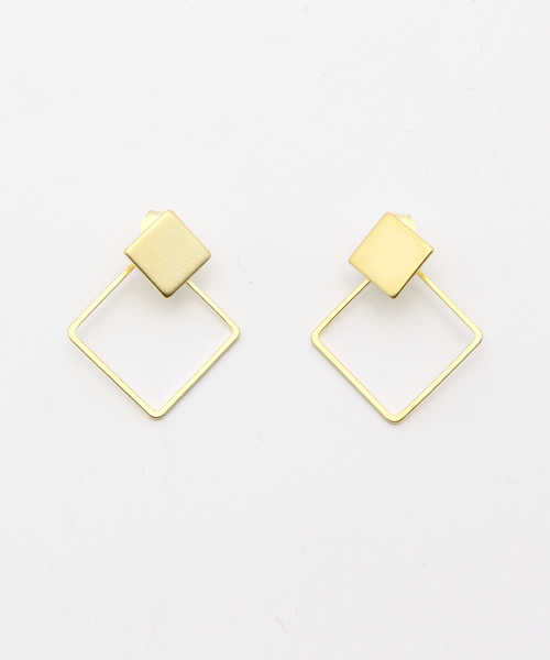 チャイハネ（チャイハネ）の「【チャイハネ】透かしマークピアス（ピアス（両耳用）・レディース・シルバー/ゴールド・FREE）」の2枚目の写真