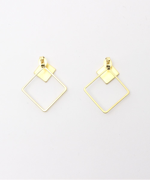 チャイハネ（チャイハネ）の「【チャイハネ】透かしマークピアス（ピアス（両耳用）・レディース・シルバー/ゴールド・FREE）」の5枚目の写真