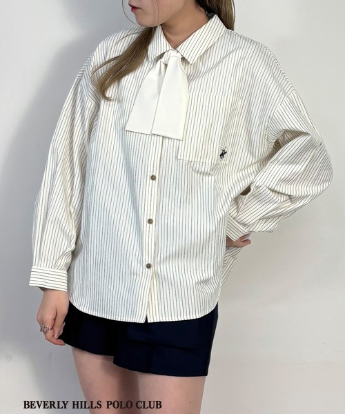 BEVERLY HILLS POLO CLUB（ビバリーヒルズポロクラブ）の「【BEVERLY HILLS POLO CLUB】ボウタイ付きビッグシャツ（シャツ/ブラウス・レディース・ブルー/オフホワイト/ベージュ・MEDIUM）」の3枚目の写真