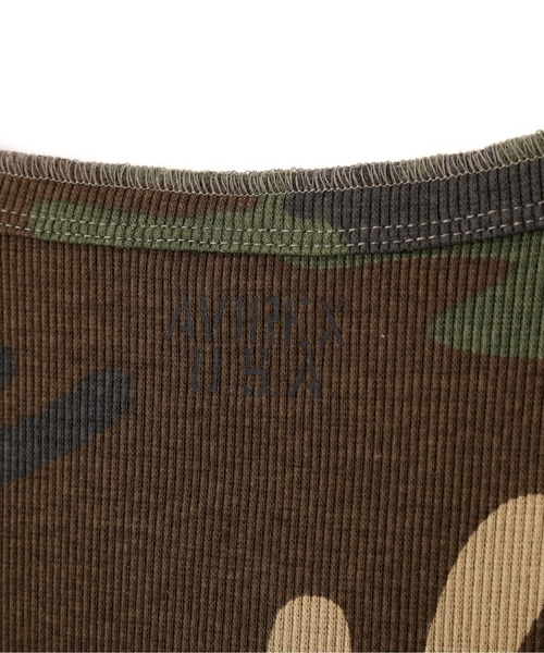 AVIREX（アヴィレックス）の「《DAILY/デイリー》RIB SHORT SLEEVE HENLEY NECK T-SHIRT "CAMOUFLAGE" / リブ ヘンリーネック 半袖Tシャツ "カモフラージュ" デイリーウェア / AVIREX / アヴィレックス（Tシャツ/カットソー・メンズ・グレー系カモフラージュ/グリーン系カモフラージュ・SMALL/MEDIUM/LARGE/X-LARGE）」の5枚目の写真