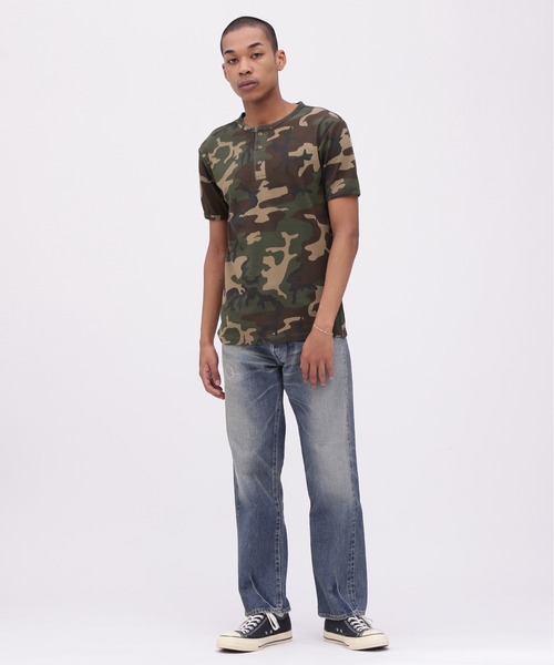 AVIREX（アヴィレックス）の「《DAILY/デイリー》RIB SHORT SLEEVE HENLEY NECK T-SHIRT "CAMOUFLAGE" / リブ ヘンリーネック 半袖Tシャツ "カモフラージュ" デイリーウェア / AVIREX / アヴィレックス（Tシャツ/カットソー・メンズ・グレー系カモフラージュ/グリーン系カモフラージュ・SMALL/MEDIUM/LARGE/X-LARGE）」の20枚目の写真
