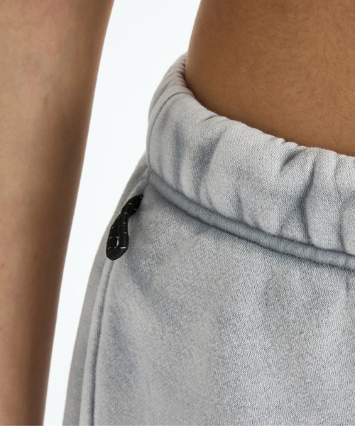 DC SHOES(ディーシーシューズ)の「25 WS HIDDEN FLEECE/DCレディーススウェットショートパンツ(スウェットパンツ・レディース・ベージュ系その他/ブラック系その他/スミクロ/ラベンダー・LARGE/MEDIUM)」の8枚目の写真