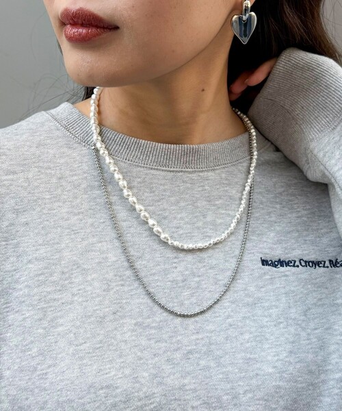 fredy emue（フレディエミュ）の「パールチェーンアシメネックレス（ネックレス・レディース・シルバー/ゴールド・FREE）」の2枚目の写真