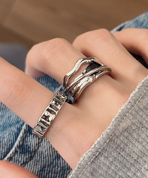 Vipoa(ヴィポア)の「2つセット Elegant Silver Ring(リング・レディース・シルバー・FREE)」の1枚目の写真