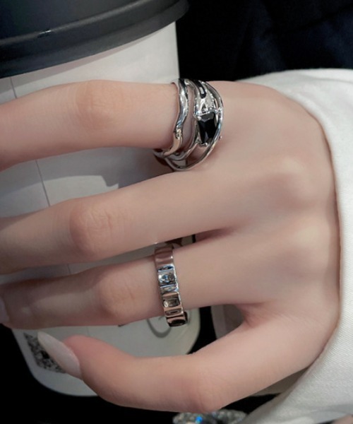 Vipoa(ヴィポア)の「2つセット Elegant Silver Ring(リング・レディース・シルバー・FREE)」の5枚目の写真