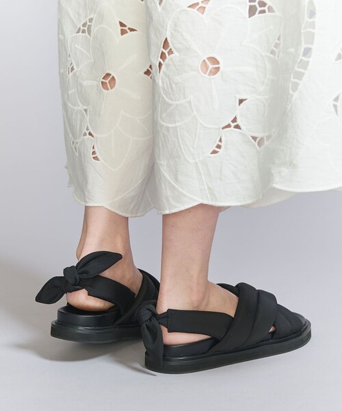 BEAUTY&YOUTH UNITED ARROWS(ビューティーアンドユースユナイテッドアローズ)の「バックリボンストラップ サンダル(サンダル・レディース・ブラック/ライトグレー・36/38/37)」の3枚目の写真