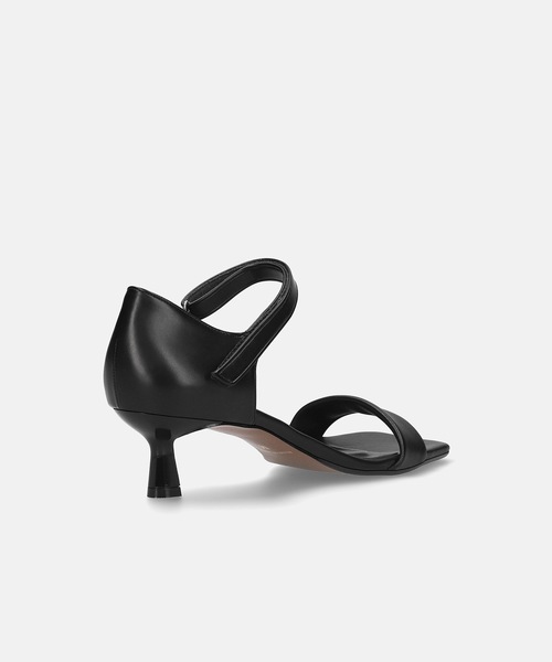 MAMIAN(マミアン)の「スクエアトゥ パデットサンダル (5.0cmヒール)(サンダル・レディース・ブラック/ホワイト/シルバー/グレイッシュベージュ・M/S/LL/L)」の13枚目の写真