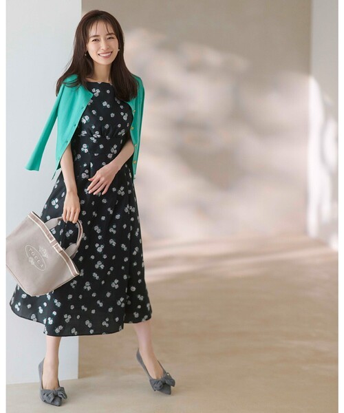 TOCCA（トッカ）の「MEMORIES OF TOCCA CANVAS TOTE トートバッグ（トートバッグ・レディース・ライラック系/ブラック系5/レッド系/ベージュ系1/ブラック系/ベージュ系・F）」の11枚目の写真
